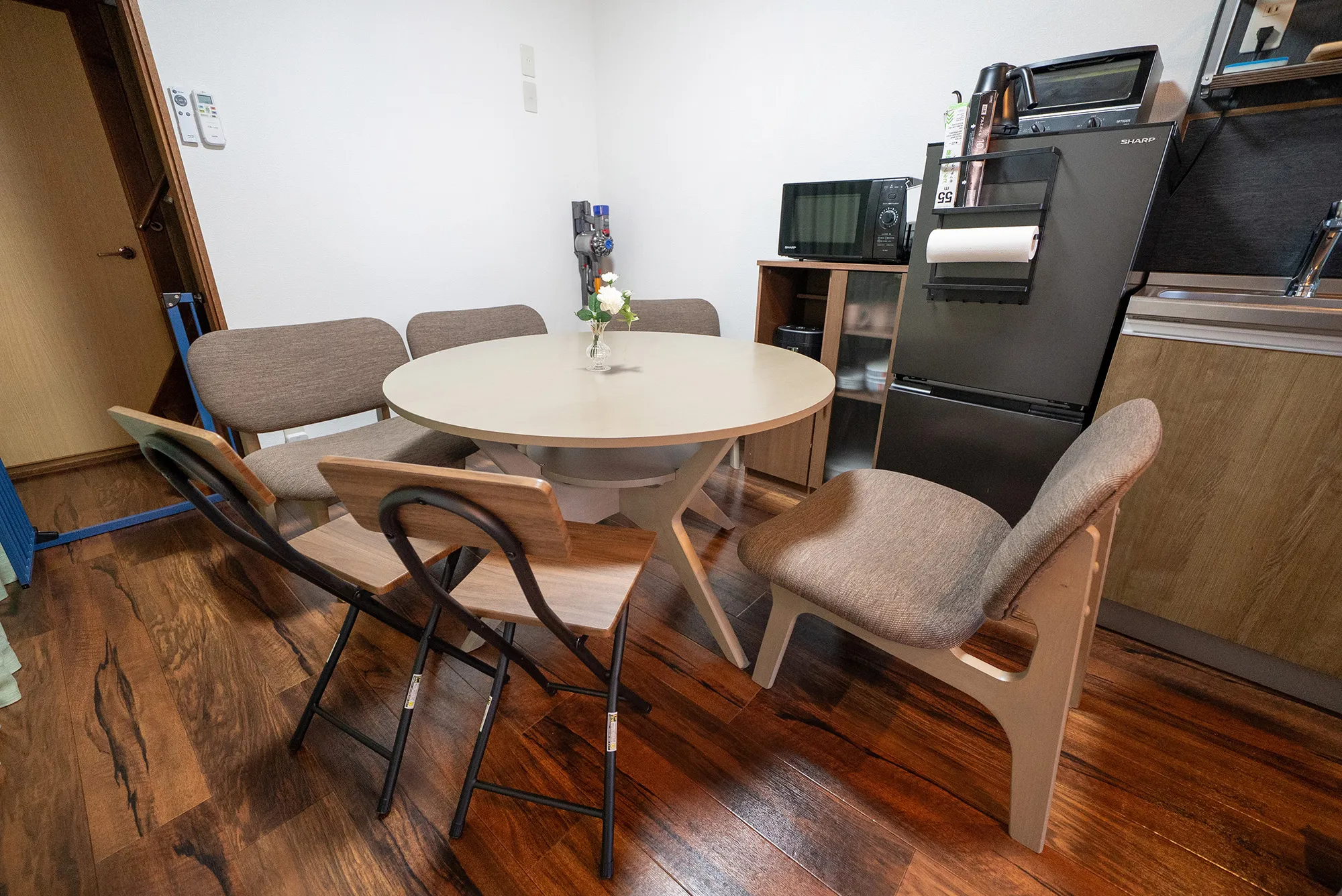 ダイニング全体